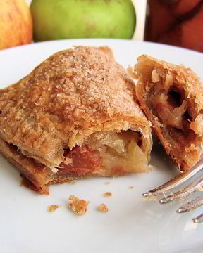 Слойки с айвой