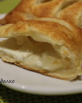 Слойки с дыней и сыром