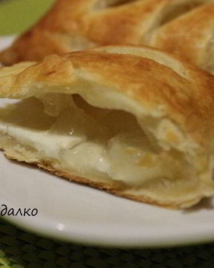 Слойки с дыней и сыром