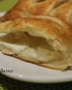 Слойки с дыней и сыром