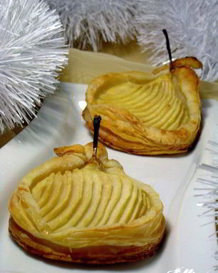 Слойки с грушами и орехами