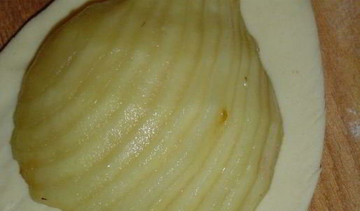 слойки с грушами и орехами