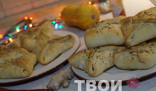 слойки с колбасками и сулугуни