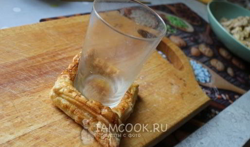 слойки с мясом dog bowl