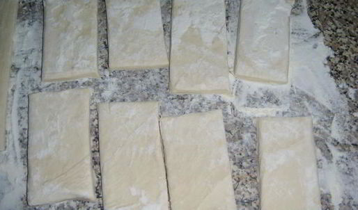 слойки с сыром и яйцом