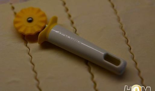 слойки с творогом и клубникой