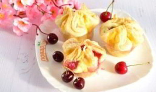 слойки с вишней