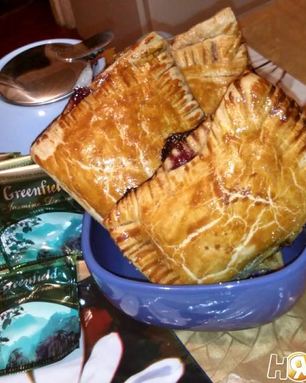 Слойки Вишенка из готового теста