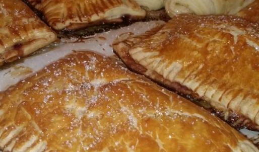 слойки вишенка из готового теста