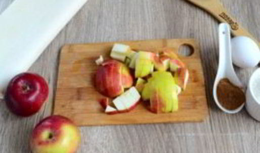 сочные слойки с яблоками