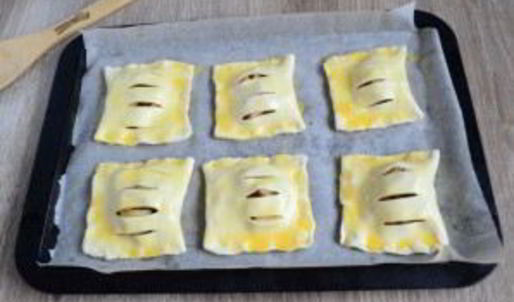 сочные слойки с яблоками