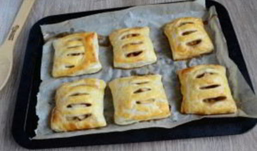 сочные слойки с яблоками