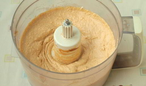 карамельный сырник с клубникой