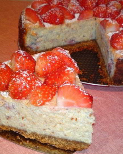 Рецепт клубничного творожника