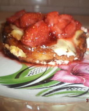 Сырники под клубничным соусом