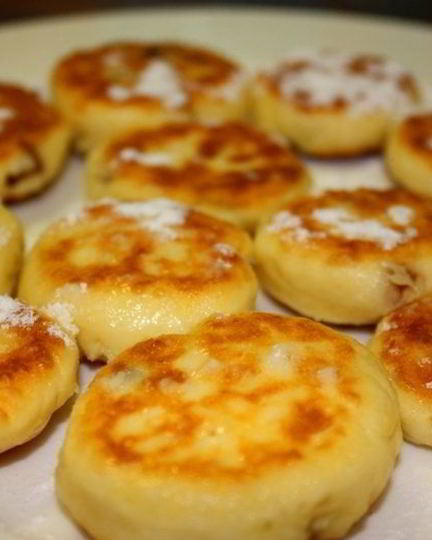 Рецепт сырников с изюмом без яиц