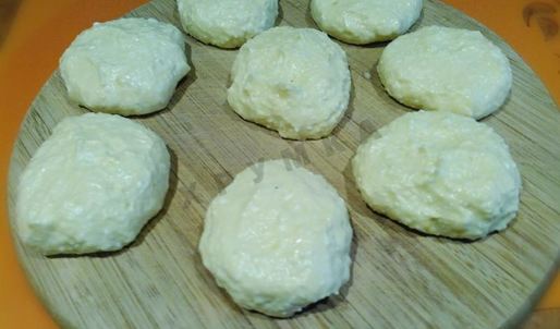 сырники с клубникой и клубничным сиропом