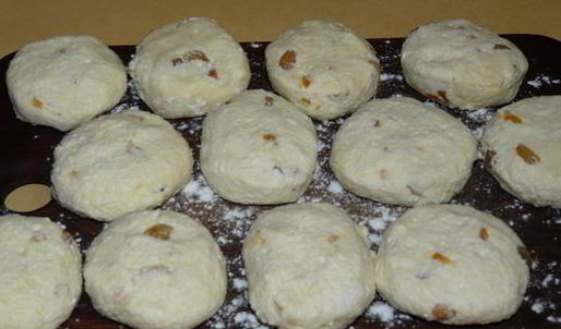 сырники с курагой и изюмом