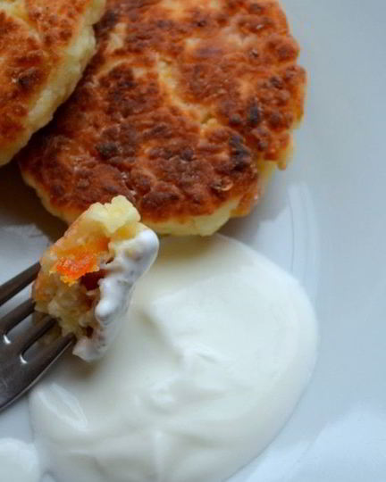 Рецепт сырников с курагой