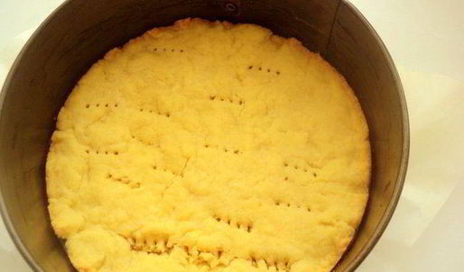 творожник с абрикосами и вишней