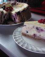 Воздушный творожник со смородиной