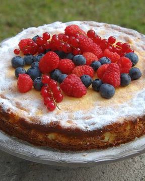 Ягодный творожник