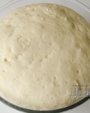 Дрожжевое сдобное тесто для пиццы