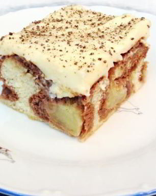 Бисквитный торт с масляным кремом и яблоками