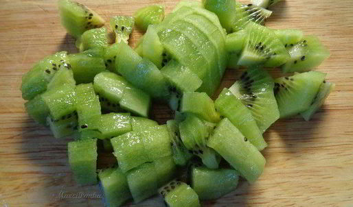 фруктово-ягодный торт с нежным кремом из маскарпоне