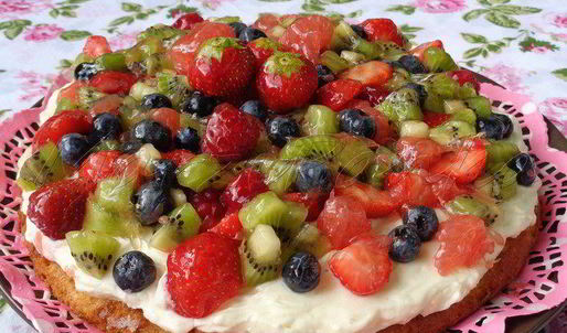 фруктово-ягодный торт с нежным кремом из маскарпоне