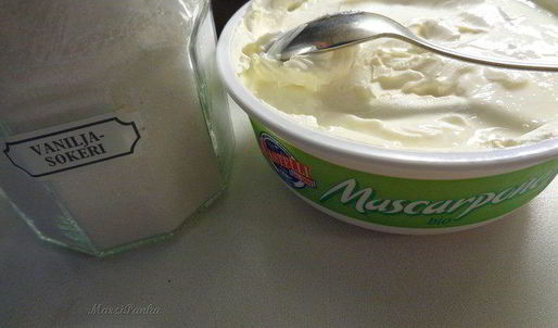 фруктово-ягодный торт с нежным кремом из маскарпоне