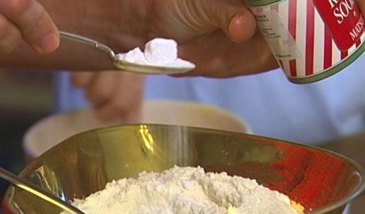 шоколадно-медовый торт в шоколадной глазури