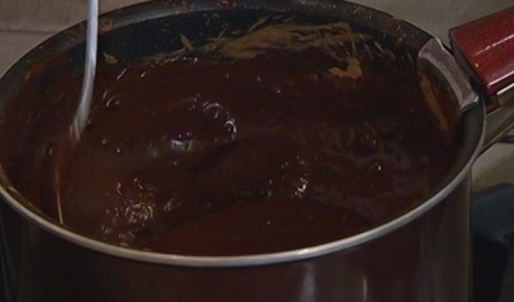 шоколадно-медовый торт в шоколадной глазури