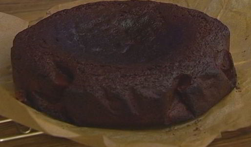 шоколадно-медовый торт в шоколадной глазури