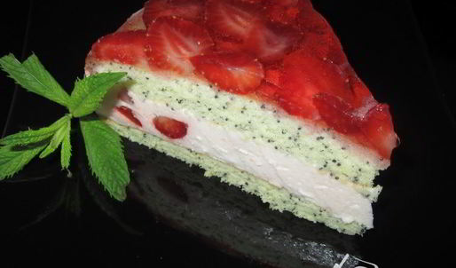 торт клубничная пышность