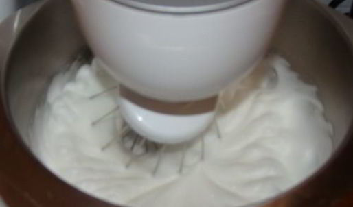 торт птичье молоко с яблочным пюре