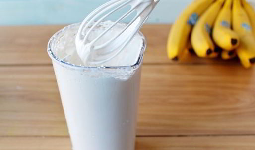 торт с бананом и сливочным кремом