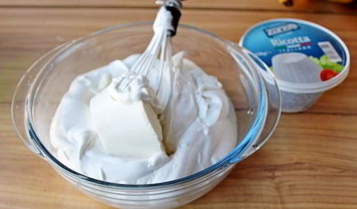 торт с бананом и сливочным кремом