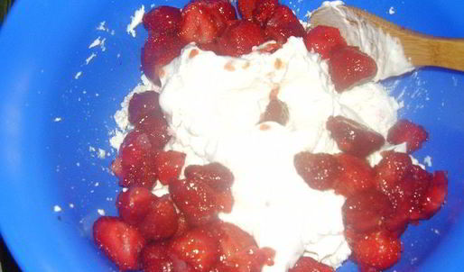 творожный торт с клубникой