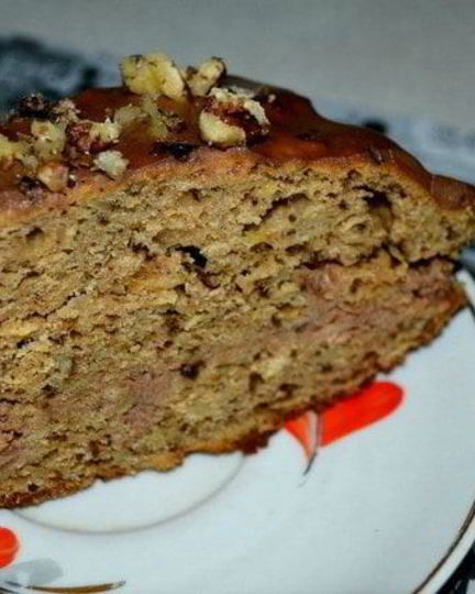 Рецепт яблочно-орехового торт с шоколадно-сметанным кремом