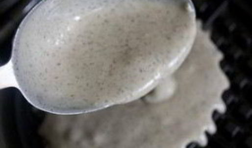 бельгийские вафли с черничным соусом