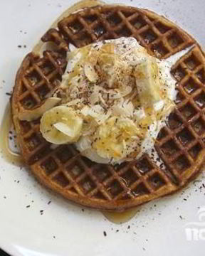 Кокосовые вафли со взбитыми сливками