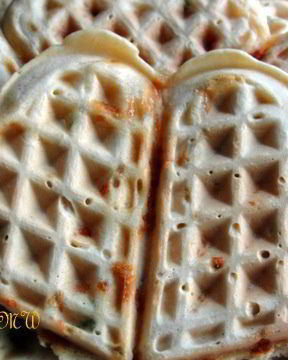 Пикантные вафли на завтрак