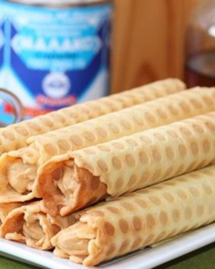 Рецепт простых вафельных трубочек с вареной сгущенкой