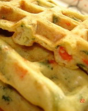 Сырные вафли с перцем и зеленью