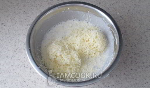 вафли в вафельнице с сыром