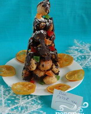 Елочка из профитролей