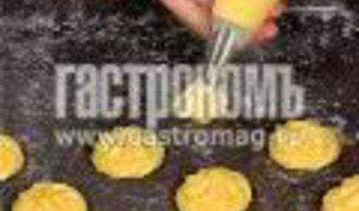 профитроли с клубничной начинкой