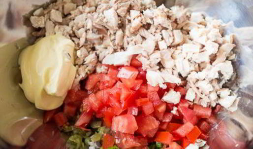 профитроли с острым куриным салатом