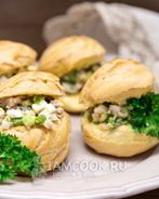 Профитроли с печенью трески